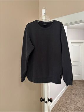 RVCA Men's Black Crewneck Pullover